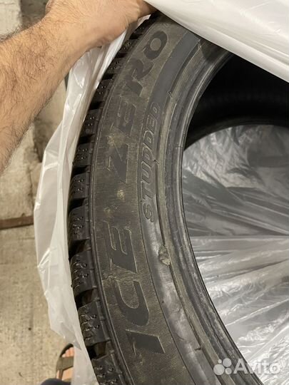 Pirelli Ice Zero 275/40 R20 и 315/35 R20