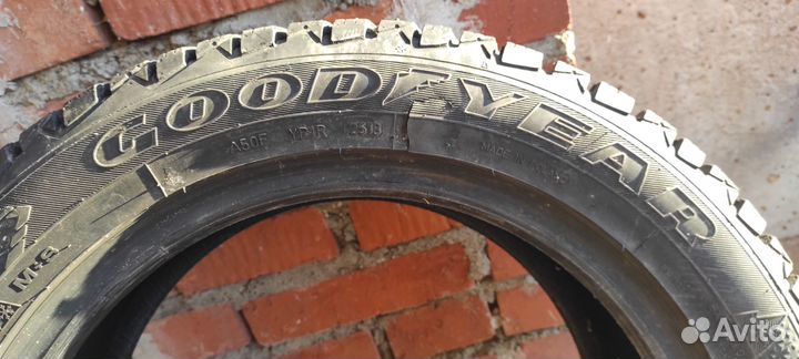 Goodyear Ultragrip 600 205/55 R16 94T