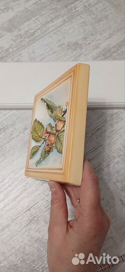 Плитка декоративная керамическая, Изразец Орехи