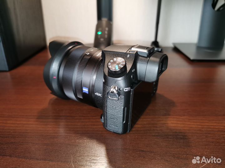 Sony Cyber-shot DSC-RX10M2