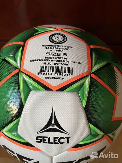 Футбольный мяч