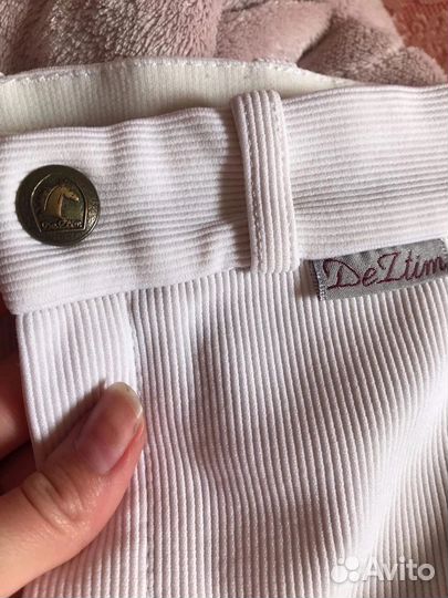 Белые бриджи для верховой езды