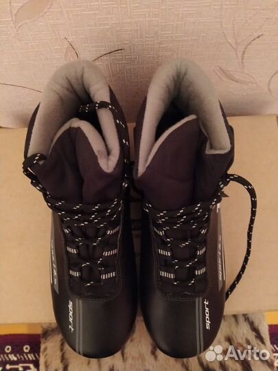Лыжные ботинки 40