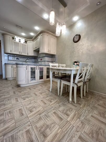 2-к. квартира, 80 м², 6/18 эт.