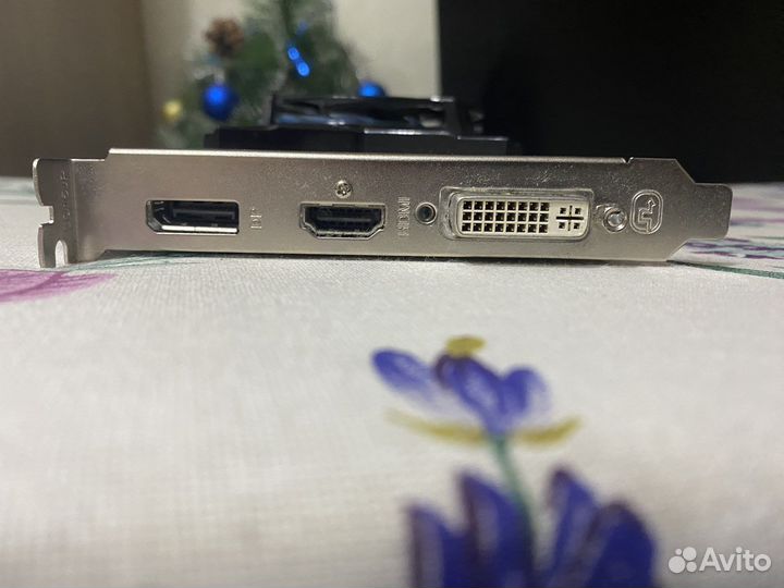 Видеокарта Amd redeon hd 7700