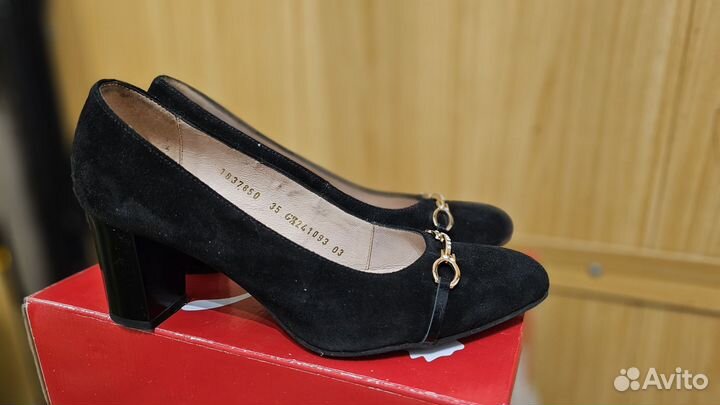 Туфли замшевые черные 35 размер