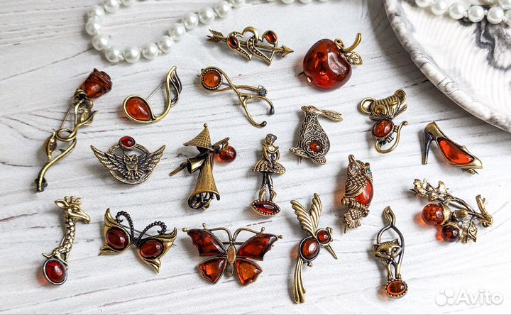 Брошки в ассортименте