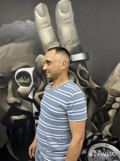 Промоутер зазывала