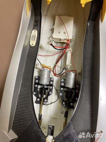 Лодка на радиоуправлении