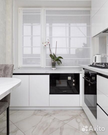 Кухня белая под окно с гарантией