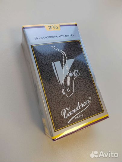 Трости для альт саксофона Vandoren V12 10шт