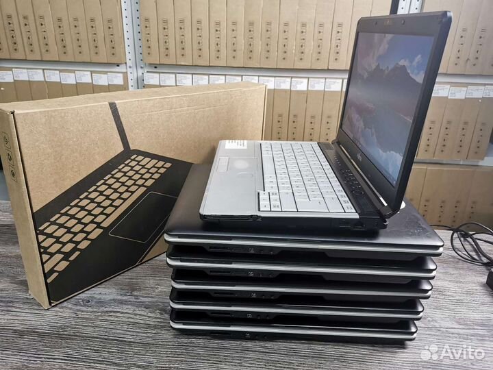 Ноутбук Fujitsu litebook s761 как новый