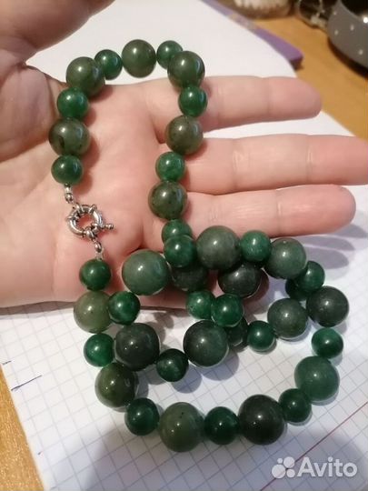 Бусы из нефрита