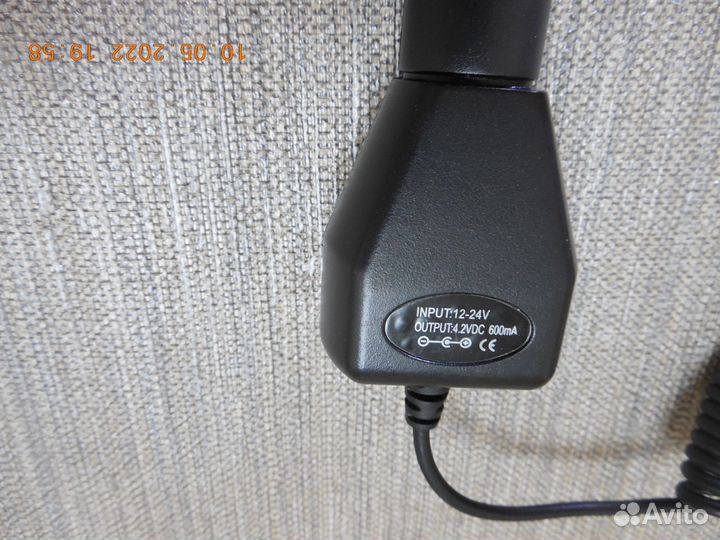 Автомобильное зарядное устройство Nokia