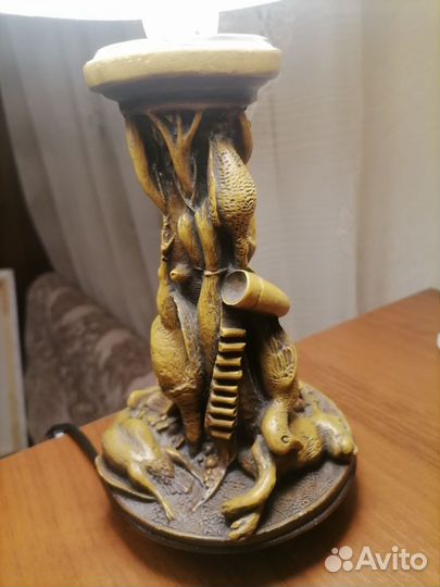 Антикварная лампа охотника