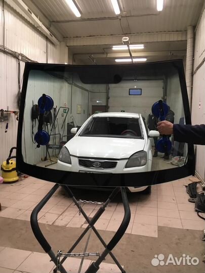 Лобовое стекло Киа Рио 2