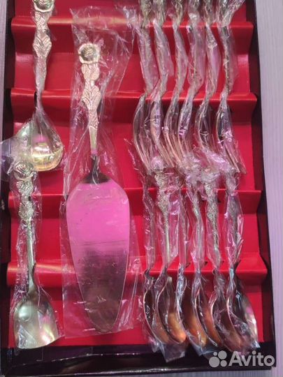 Набор столовых приборов для десерта