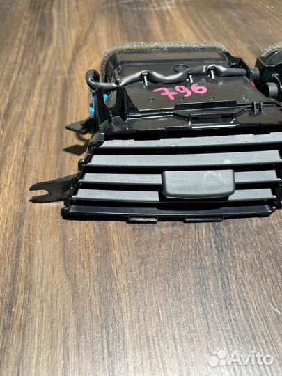 Дефлектор центральный Mercedes-Benz C-Class W204