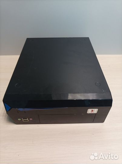 Мини компьютер celeron 4 ядра/4gb/SSD120gb 2016г