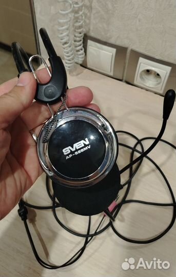 Проводные наушники