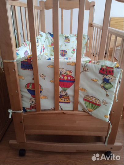 Детская кроватка + матрас +бортики +постельн.бельё