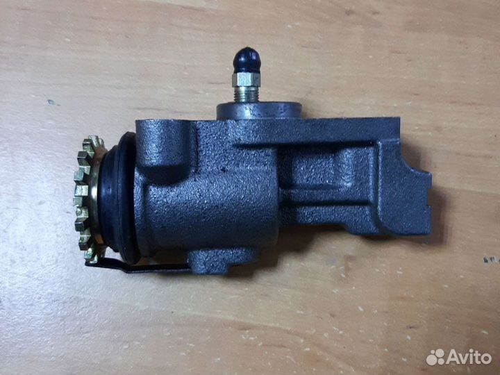 Цилиндр тормозной перед лев. HD72/78