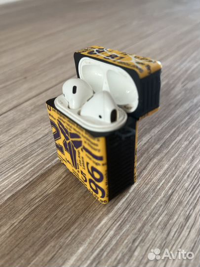 Беспроводные наушники apple airpods 1