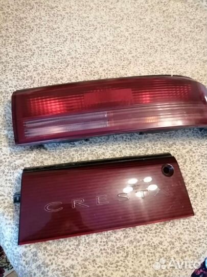 Правый фонарь toyota cresta