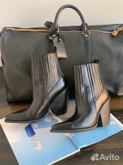 Женские казаки Valentino