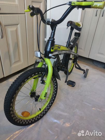 Продается детский велосипед Hot Wheels 16