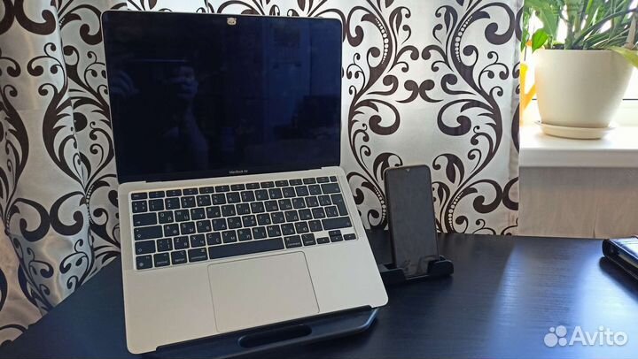 Подставка для ноутбука и телефона