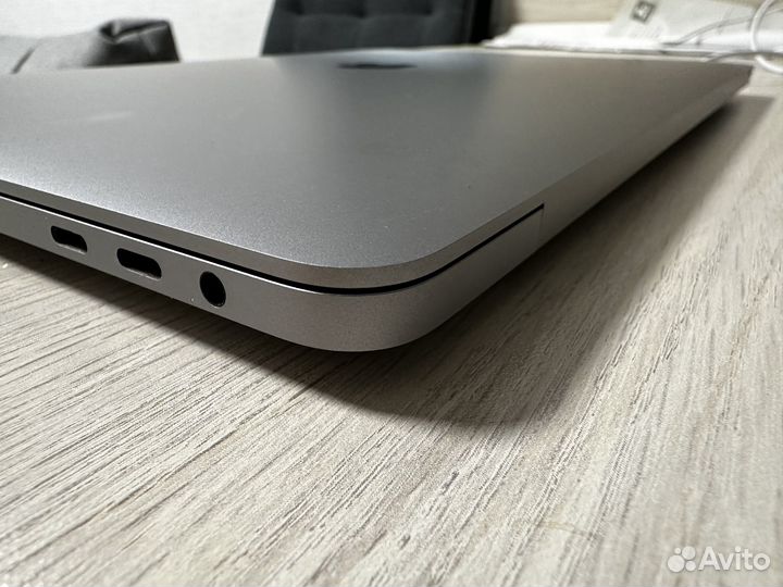 MacBook pro 16