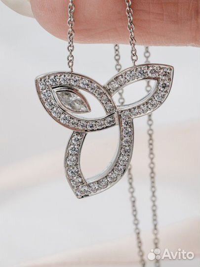 Подвеска с цепочкой Harry Winston Lily Cluster