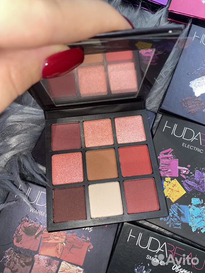 Тени Huda Beauty