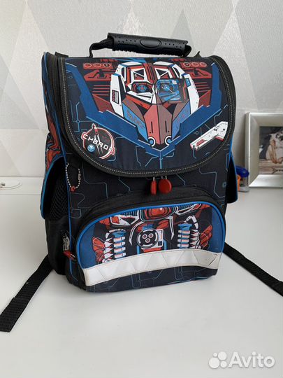 Школьный рюкзак