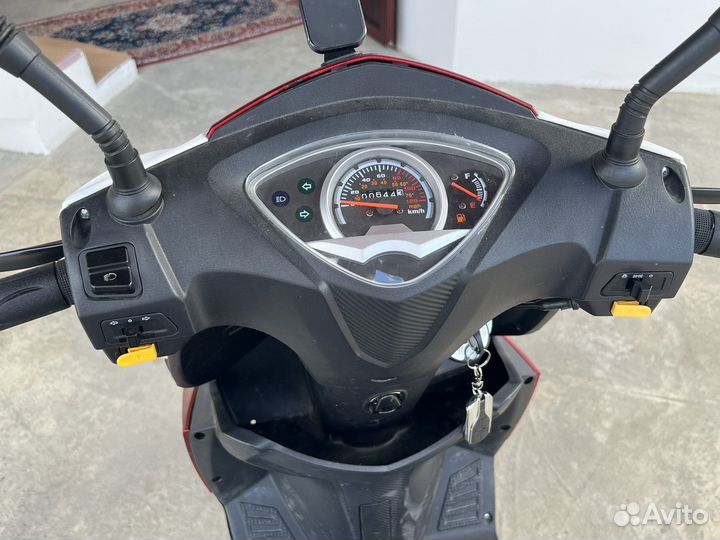 Скутер 150 кубов