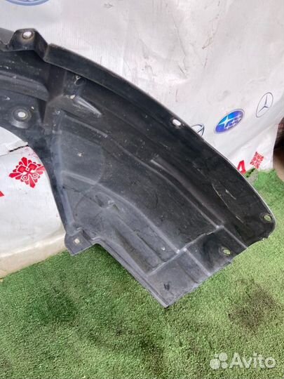 Подкрылок передний правый Suzuki Grand Vitara