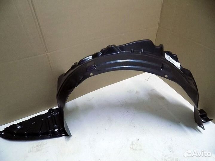 Подкрылок передний левый Ниссан Альмера Классик
