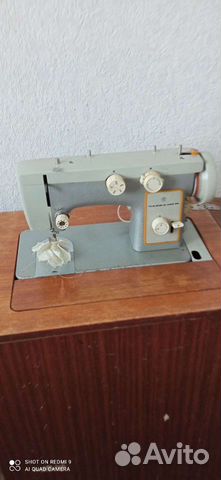 Швейная машина Чайка 142м с тумбой, ножная