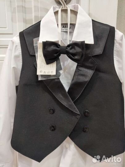 Костюм брючный тройка на мальчика 3-4 года