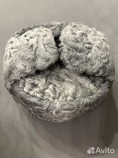 Каракулевая шапка