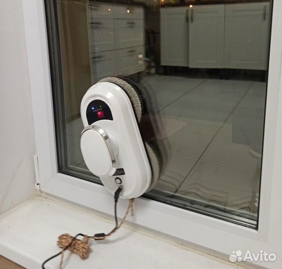 Робот - мойщик балкона