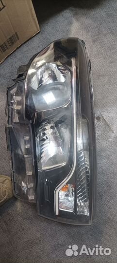 Фара правая веста