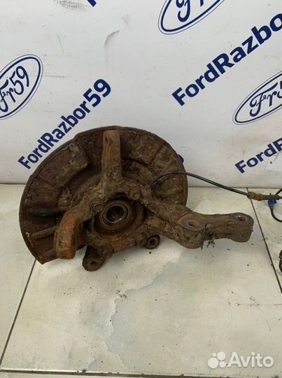 Кулак поворотный передний правый Suzuki Grand