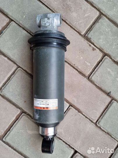 Амортизатор на Yamaha T-Max