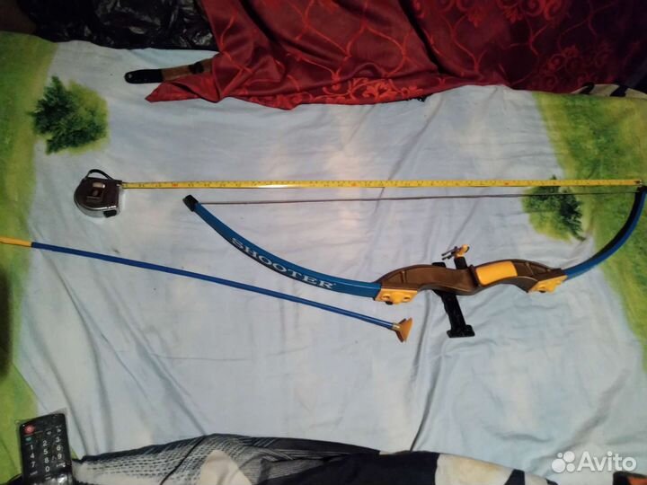 Детский лук со стрелой