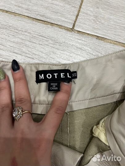 Кожаные шорты motel xs
