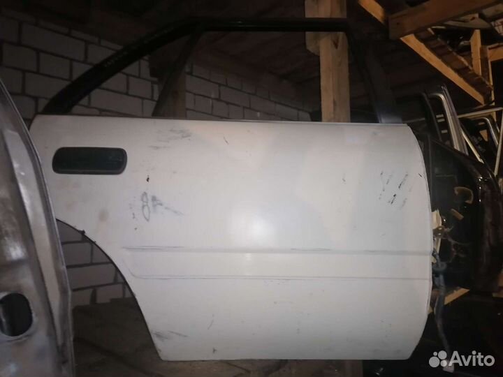 Дверь задняя правая toyota corolla 7