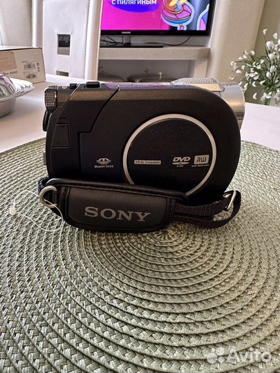 Цифровая видеокамера sony DCR-DVD710E