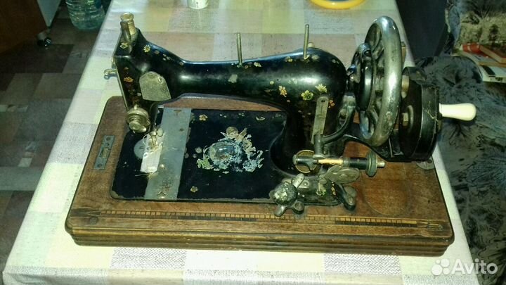 Швейная машина ручная старинная